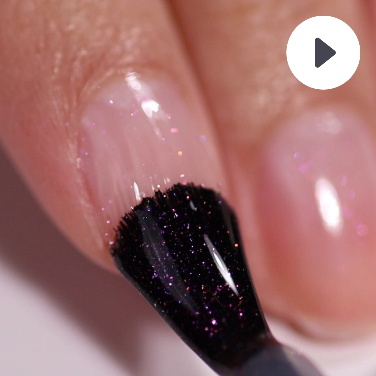 Video LONDONTOWN kur Glow Getter Nail Luminizer Rozjasňovač nechtov
